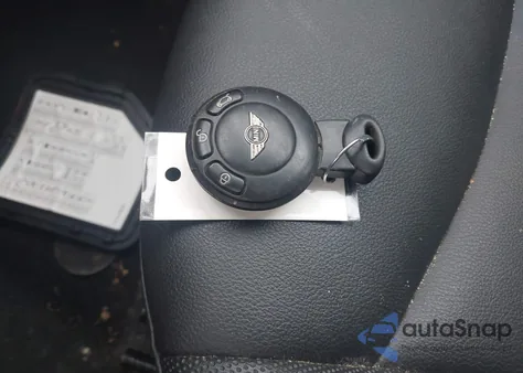 2013 Mini Hardtop Cooper из США, поврежденный, VIN WMWSU3C55DT692280